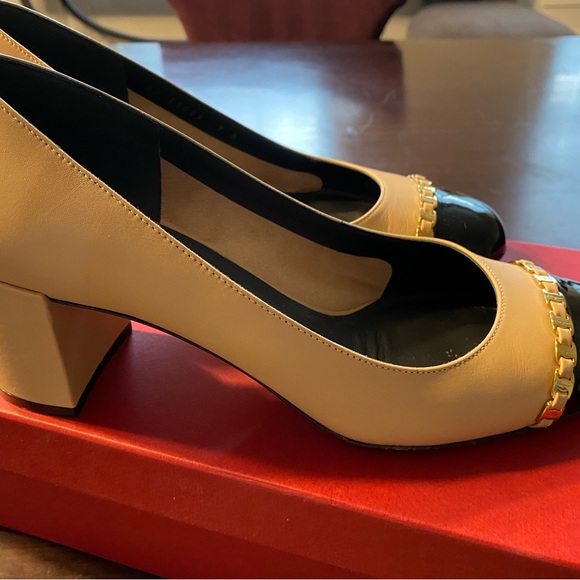 Salvatore Ferragamo low two-tone pumps - Picture 7 of 12